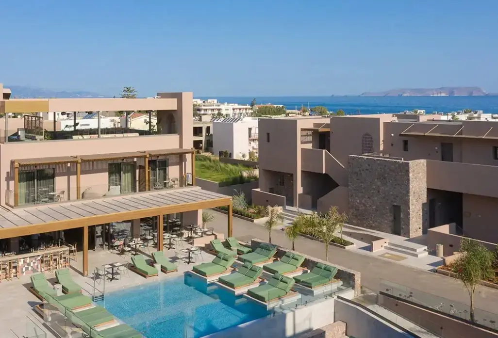 Basen w hotelu Paralos Venus Suites
