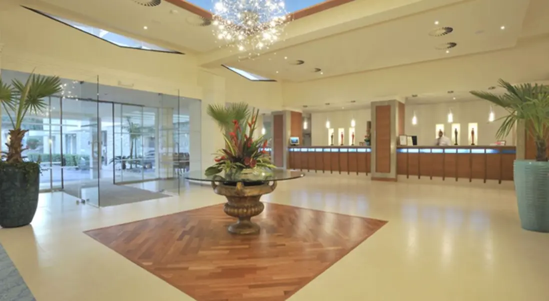 Lobby hotelu Pestana Dom Joao II Beach & Golf Resort
