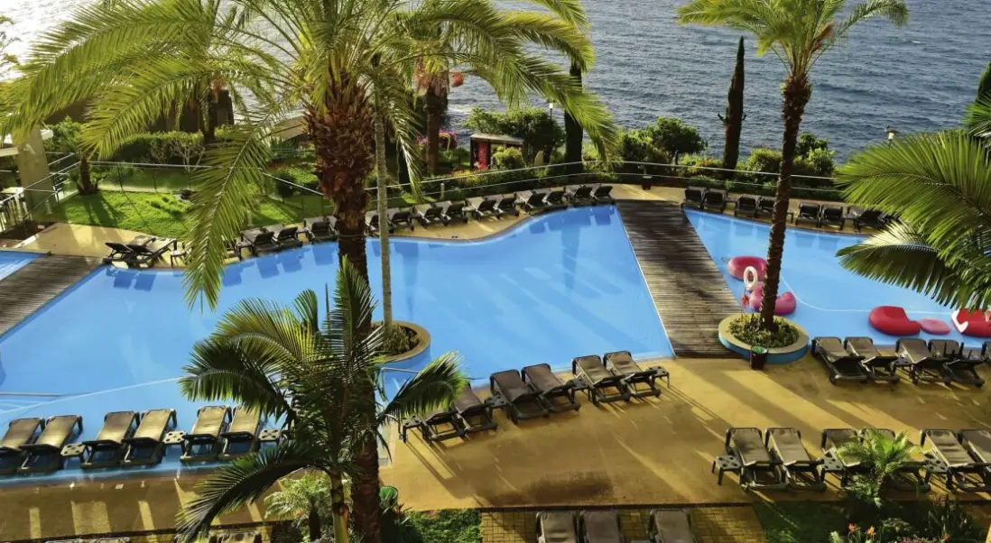 Basen w hotelu Pestana Promenade