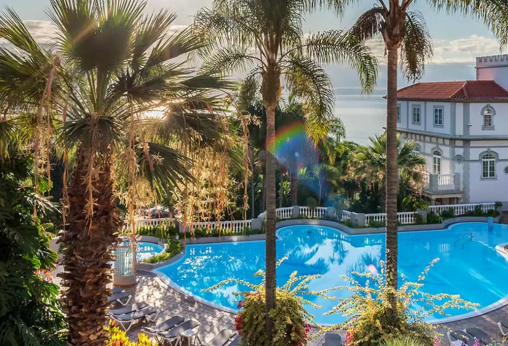 Basen w hotelu Pestana Village Garden Hotel