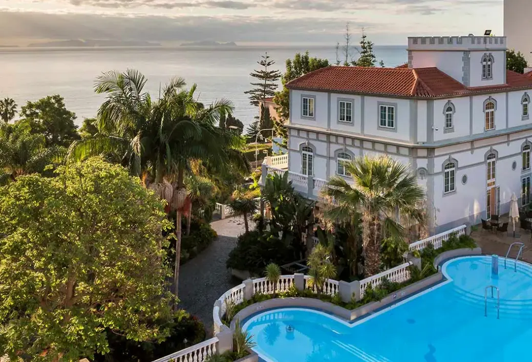 Basen w hotelu Pestana Village Garden Hotel