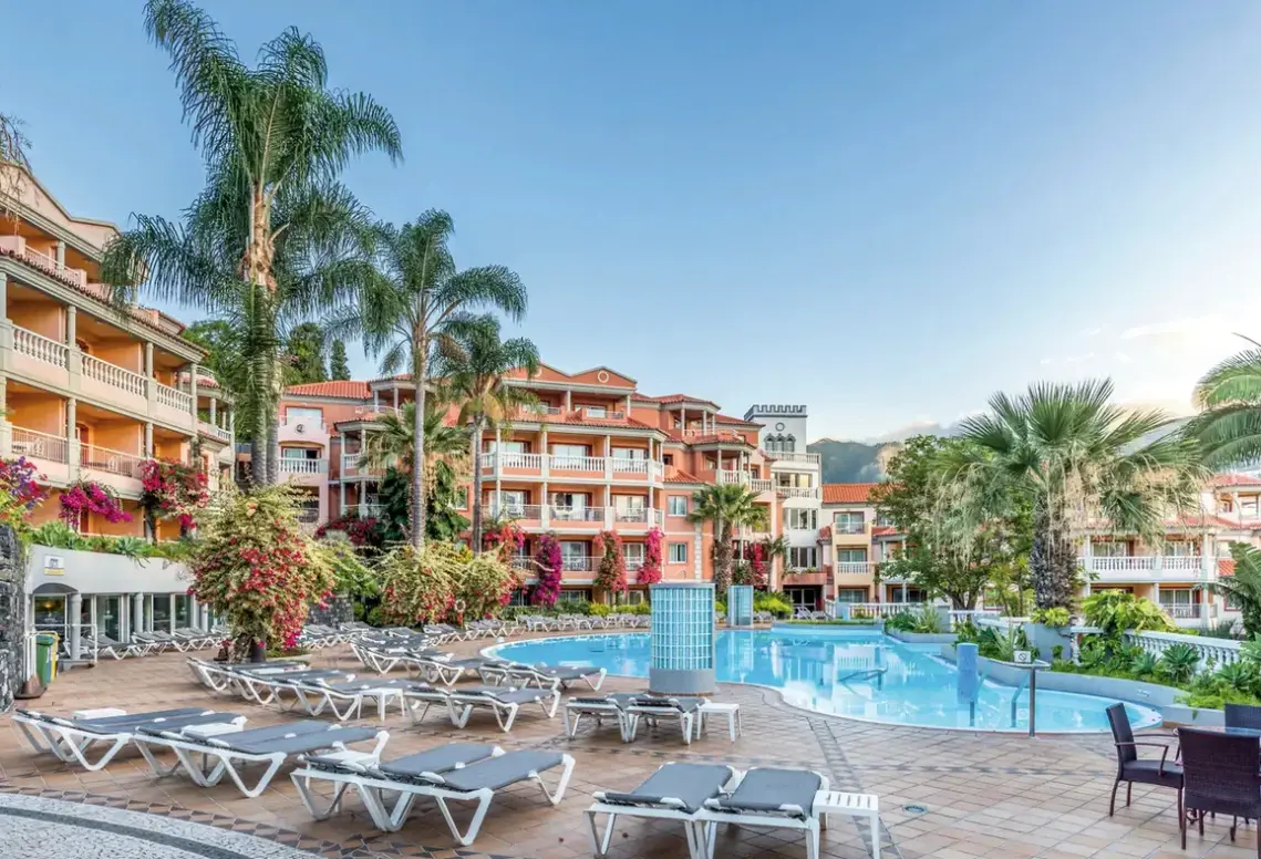 Basen w hotelu Pestana Village Garden Hotel