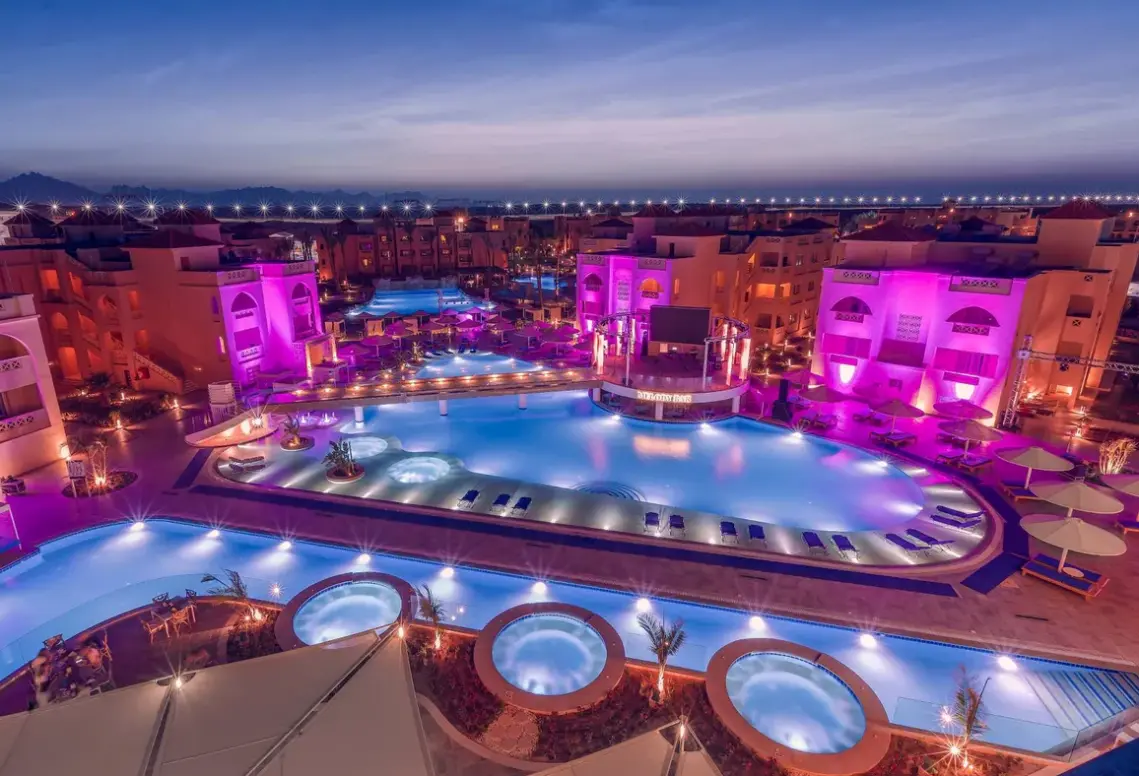 Basen w hotelu Pickalbatros Aqua Blu Resort