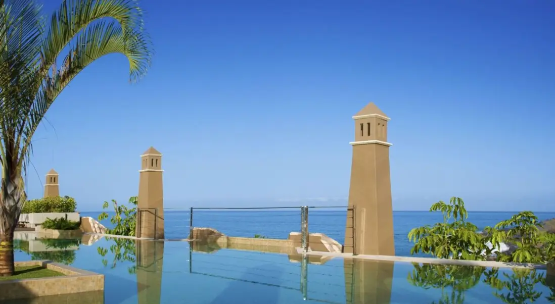 Basen w hotelu Playa Calera