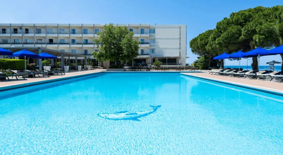 Basen w hotelu Porto Rio