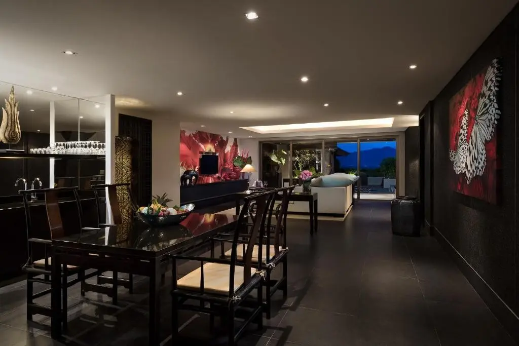 Restauracja i jedzenie w hotelu Pullman Phuket Arcadia Naithon Beach