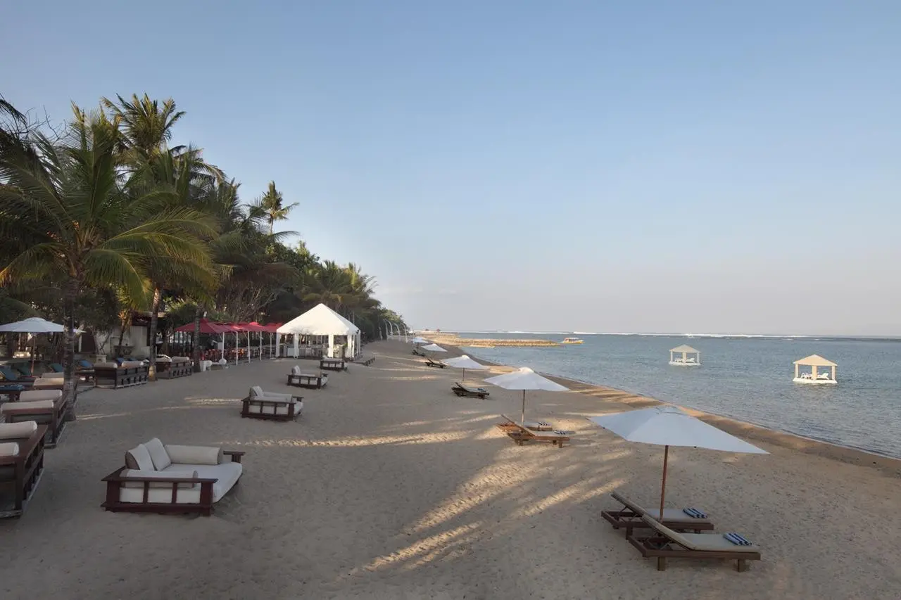 Plaża przy hotelu Puri Santrian