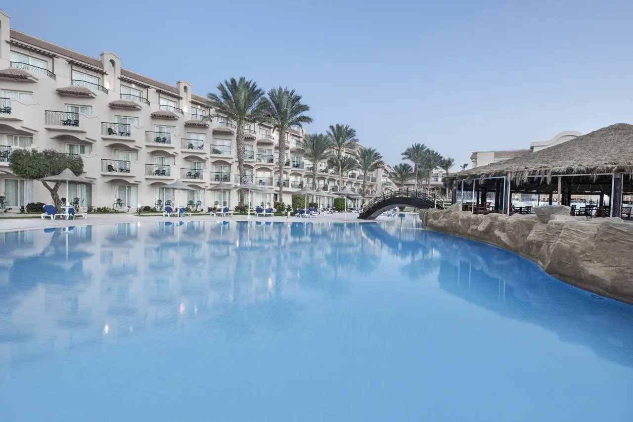 Pyramisa Sahl Hasheesh — PYRAMISA SAHL HASHEESH BEACH RESORT