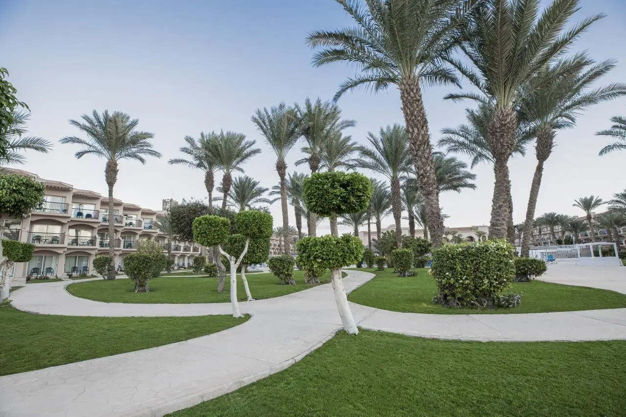 Pyramisa Sahl Hasheesh — PYRAMISA SAHL HASHEESH BEACH RESORT