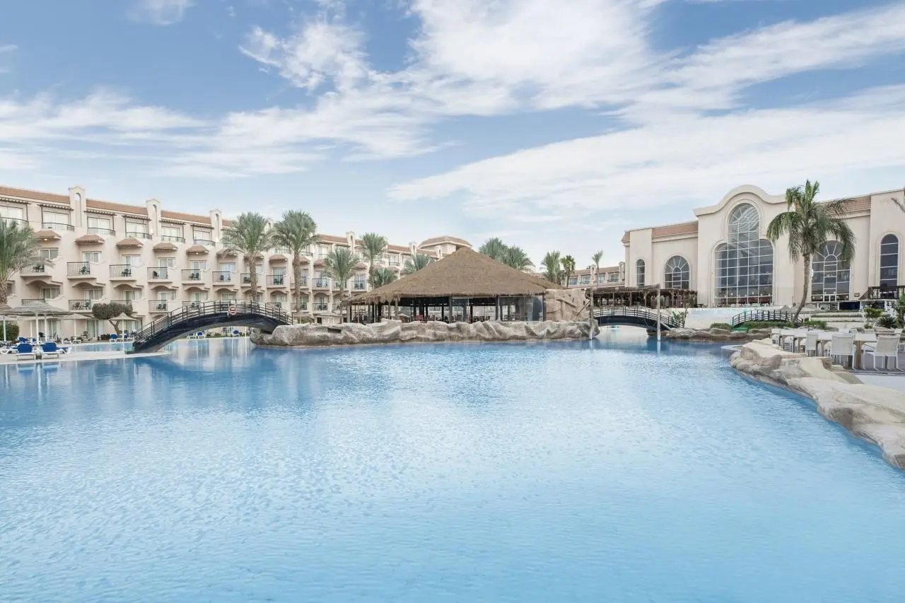 Pyramisa Sahl Hasheesh — PYRAMISA SAHL HASHEESH BEACH RESORT