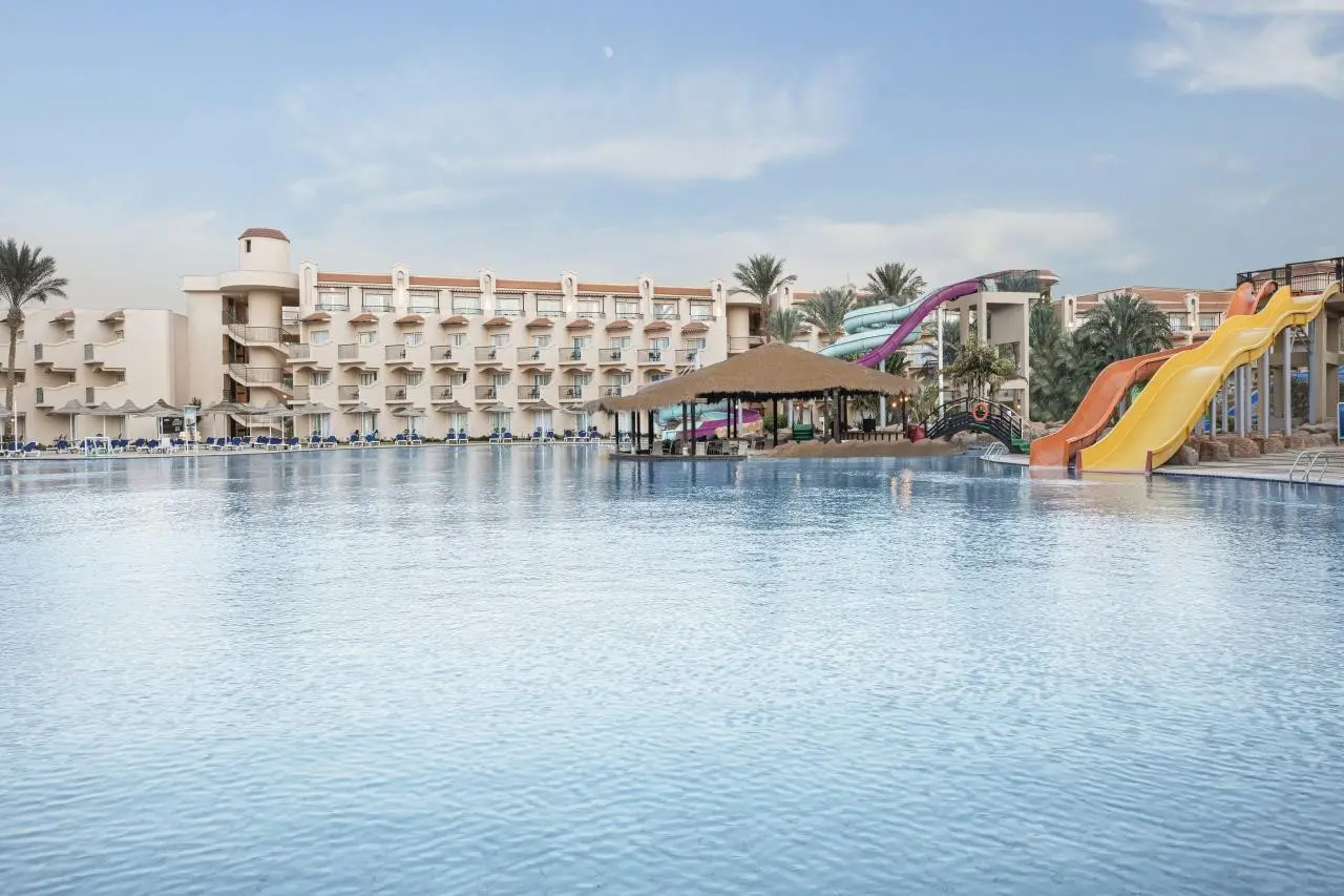 Pyramisa Sahl Hasheesh — PYRAMISA SAHL HASHEESH BEACH RESORT