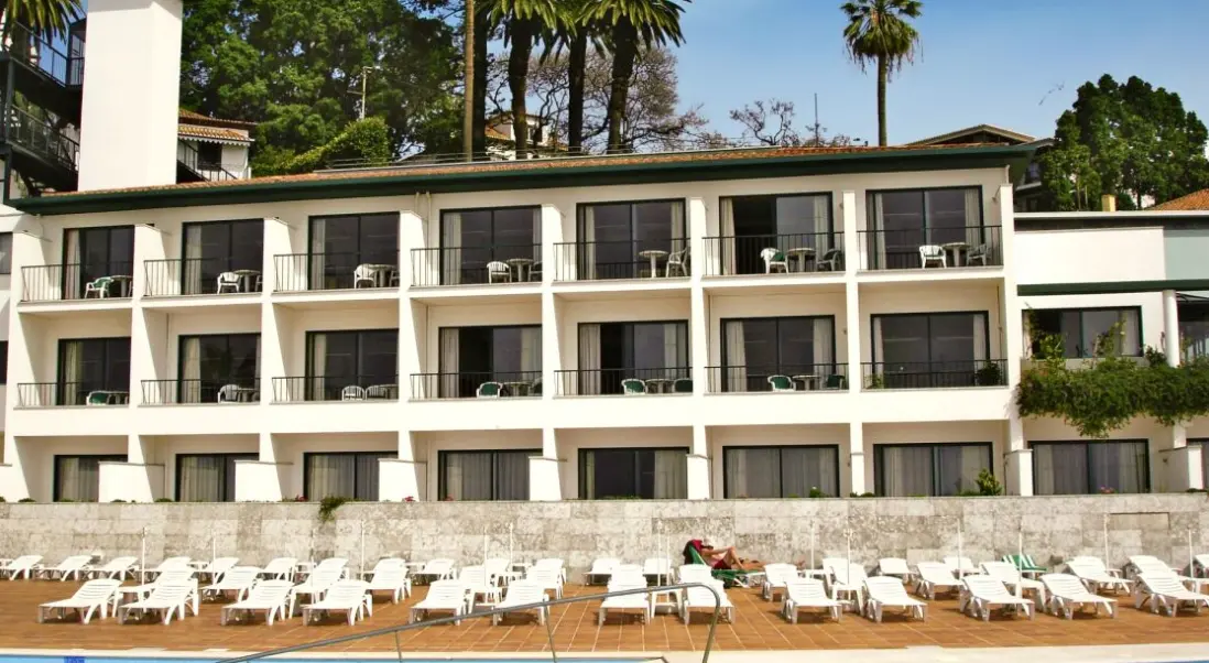 Basen w hotelu Quinta Penha de Franca Mar