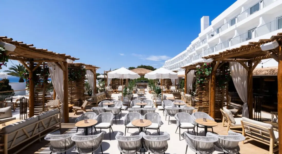 Basen w hotelu Riu Palace La Mola