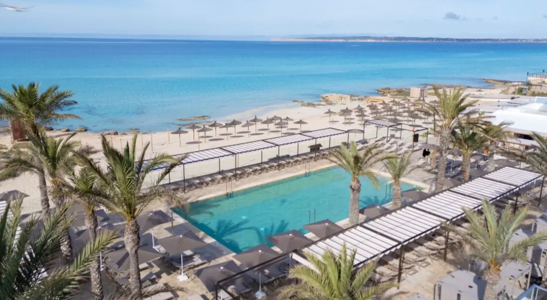 Basen w hotelu Riu Palace La Mola