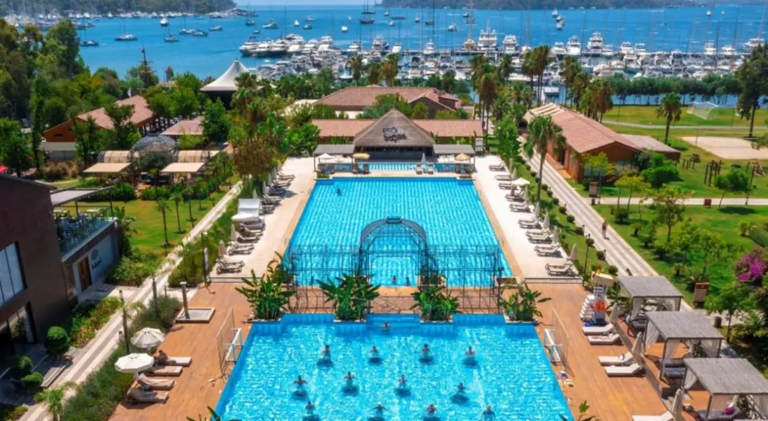 Basen w hotelu Rixos Premium Göcek