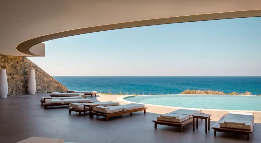 Basen w hotelu Robinson Ierapetra