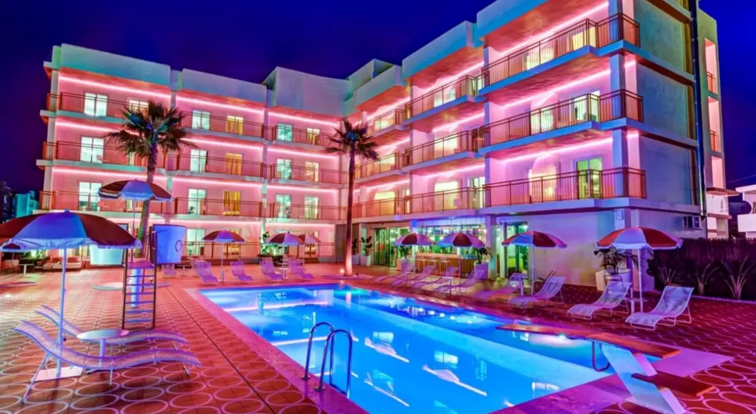 Basen w hotelu Romeos Ibiza