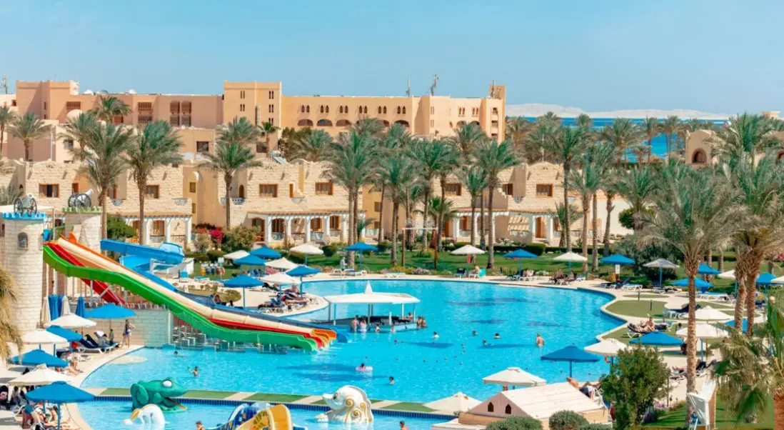 Basen w hotelu Royal Lagoons Aqua Park Resort & Spa