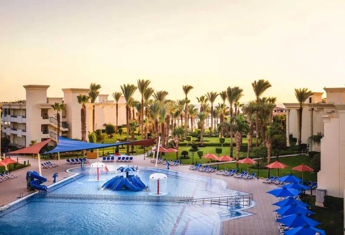 Basen w hotelu Swiss Inn Resort Hurghada
