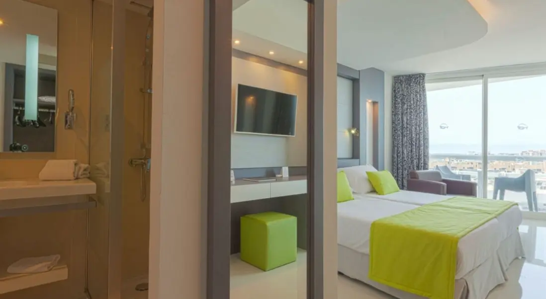 Pokój w hotelu The Ibiza Twiins