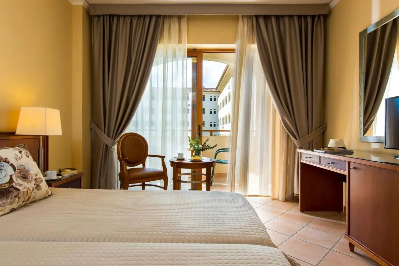 Pokój w hotelu Theartemis Palace