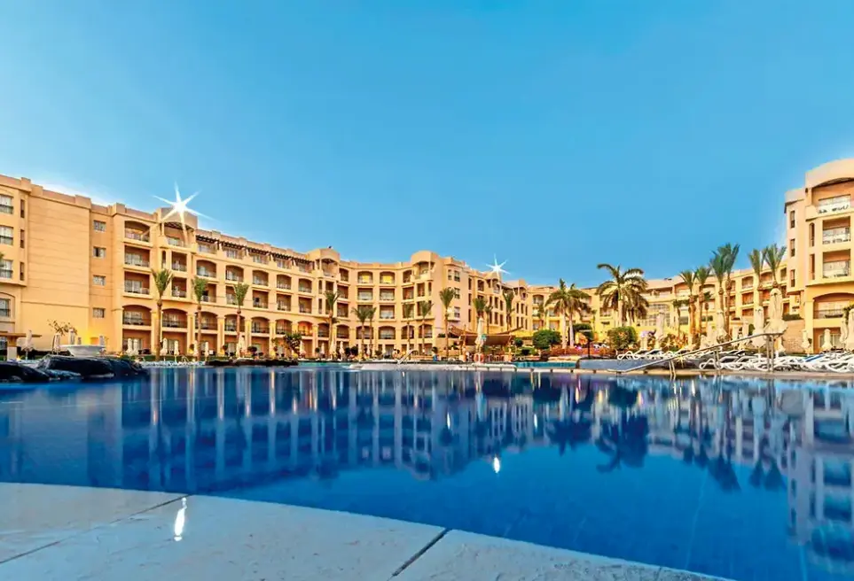 Basen w hotelu Tropitel Sahl Hasheesh