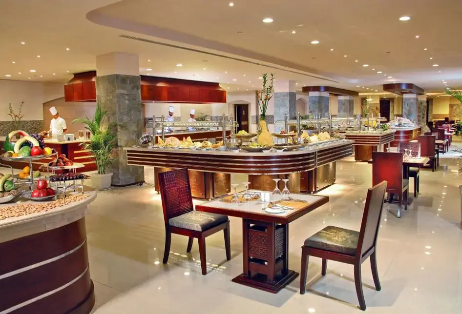 Restauracja i jedzenie w hotelu Tropitel Sahl Hasheesh