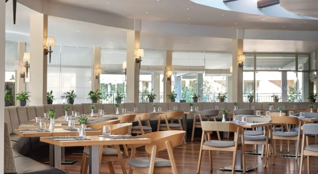 Restauracja i jedzenie w hotelu TUI Magic Life Candia Maris