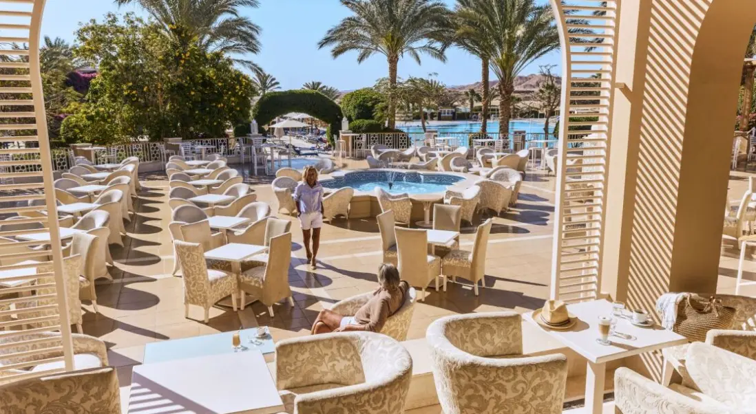 Basen w hotelu Tui Magic Life Kalawy