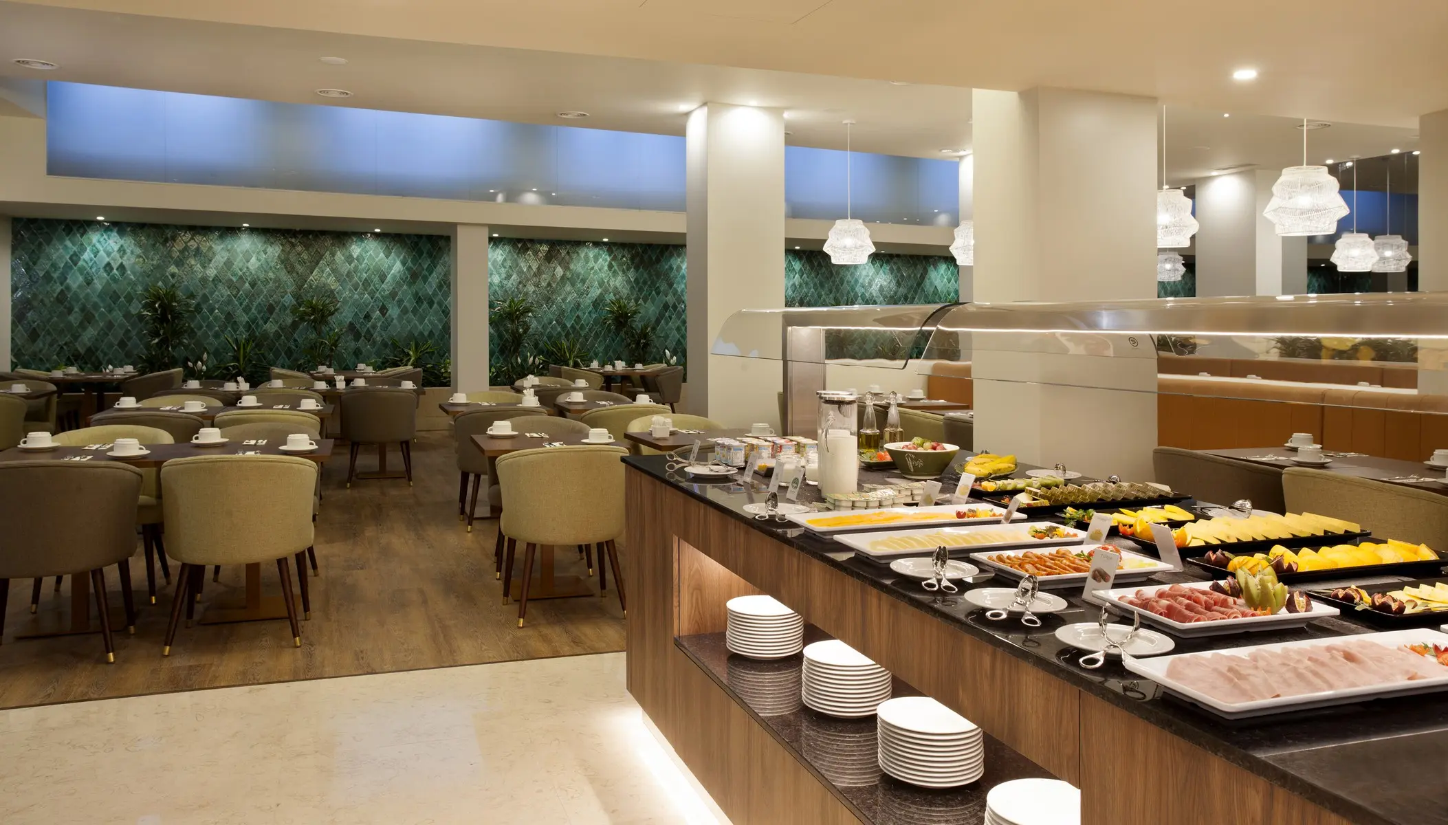 Restauracja i jedzenie w hotelu Turim Santa Maria