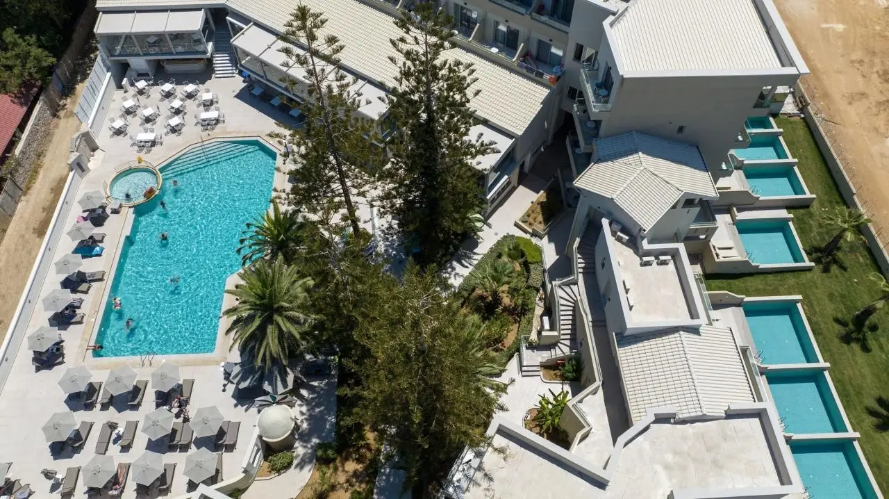 Vantaris Luxury Beach Resort — VANTARIS LUXURY BEACH RESORT