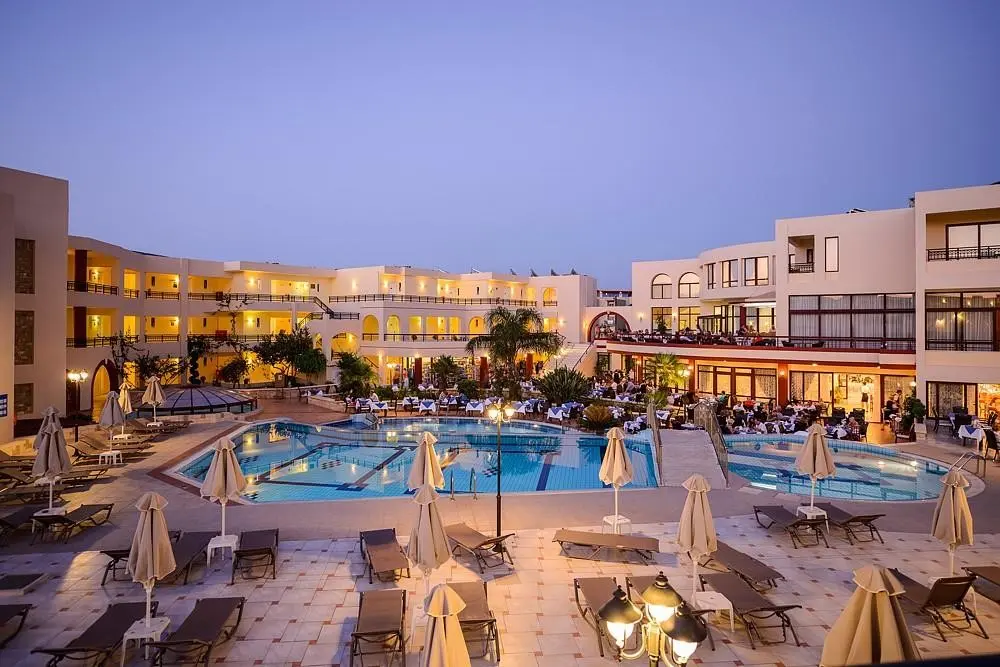 Vantaris Palace — VANTARIS PALACE