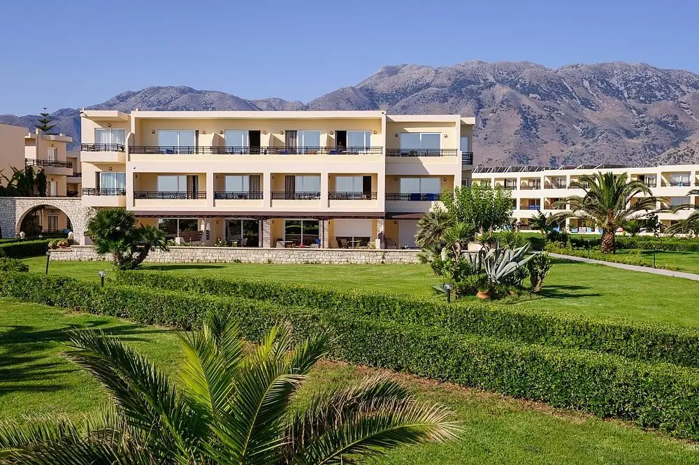 Vantaris Palace — VANTARIS PALACE