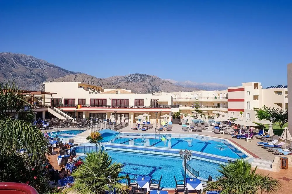 Vantaris Palace — VANTARIS PALACE