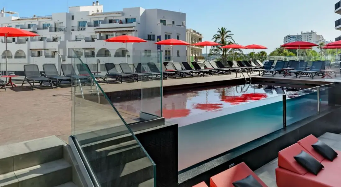 Basen w hotelu Vibra District - Adults Only