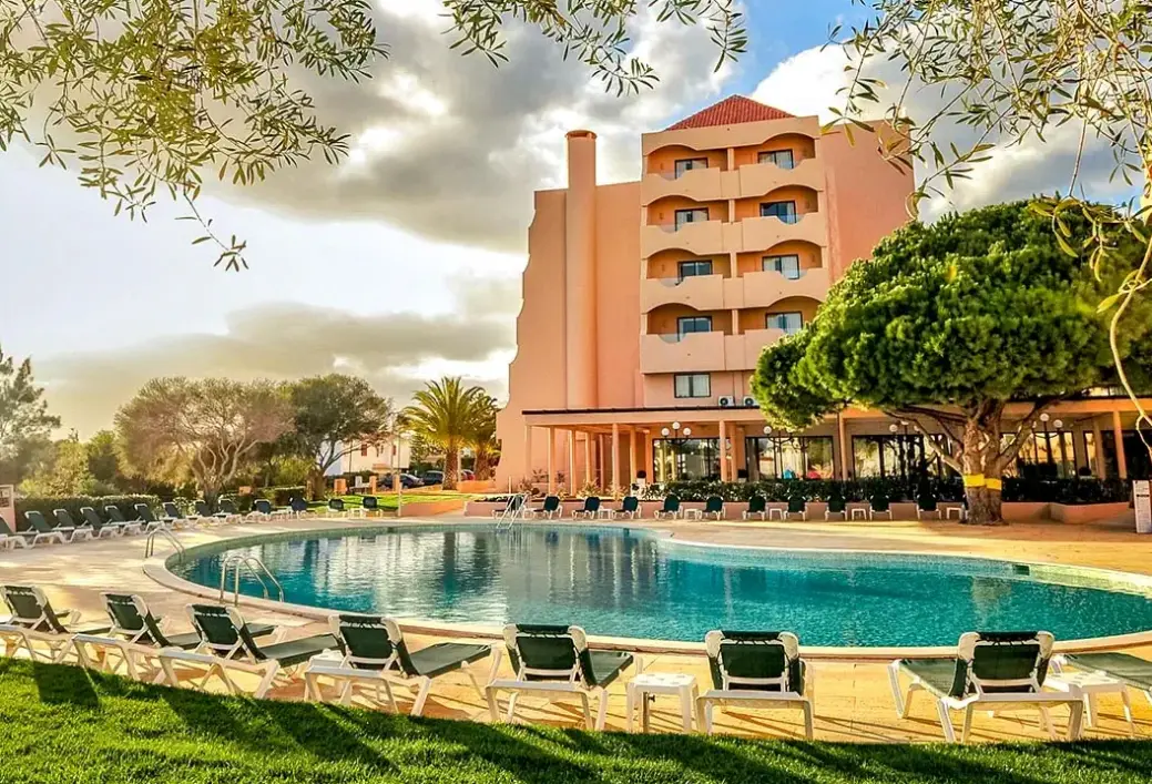 Basen w hotelu Vila Galé Atlantico