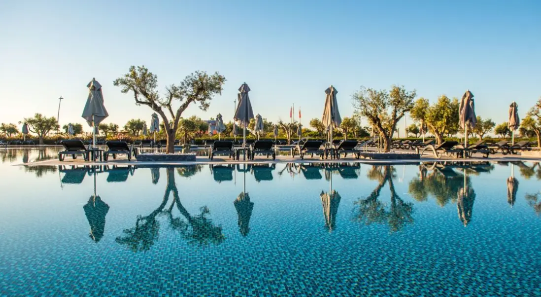 Basen w hotelu Vila Gale Lagos