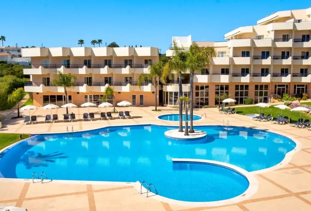 Basen w hotelu Vila Gale Nautico