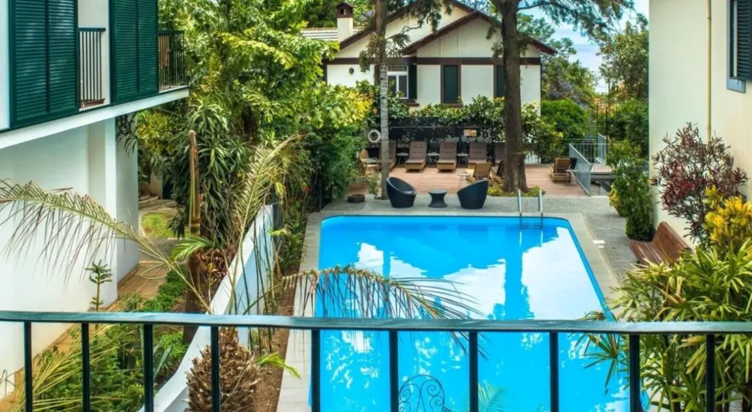 Basen w hotelu Vila Vicencia