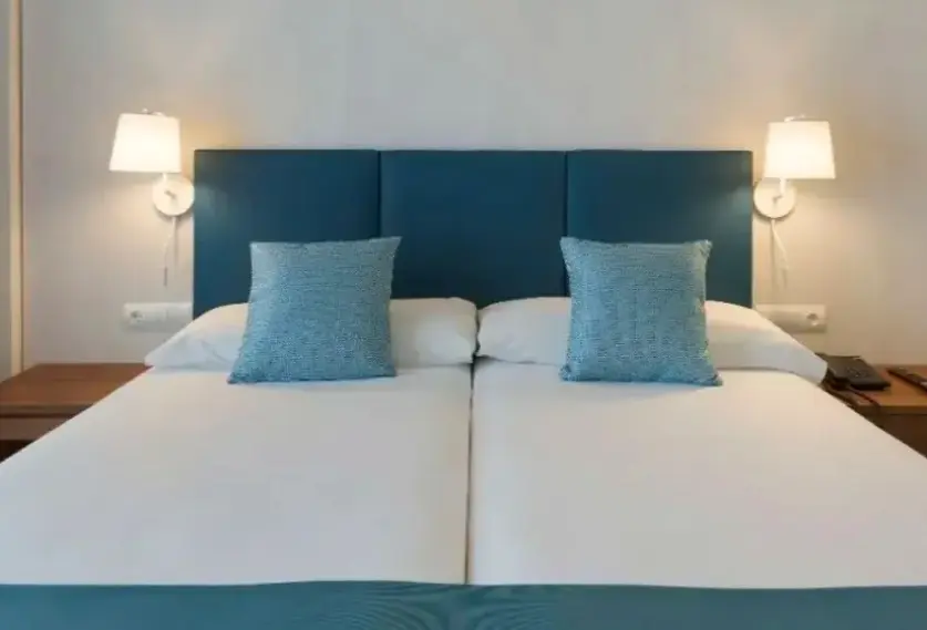 Pokój w hotelu Alua Illa de Menorca