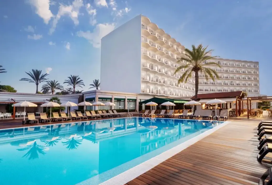 Basen w hotelu Alua Illa de Menorca