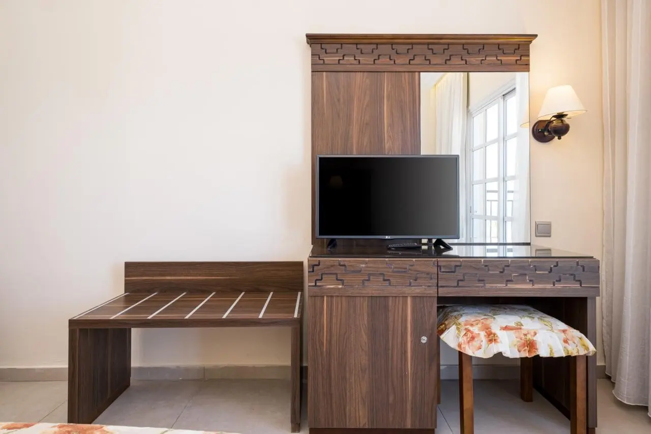 Anais Bay Hotel — ANAIS BAY HOTEL