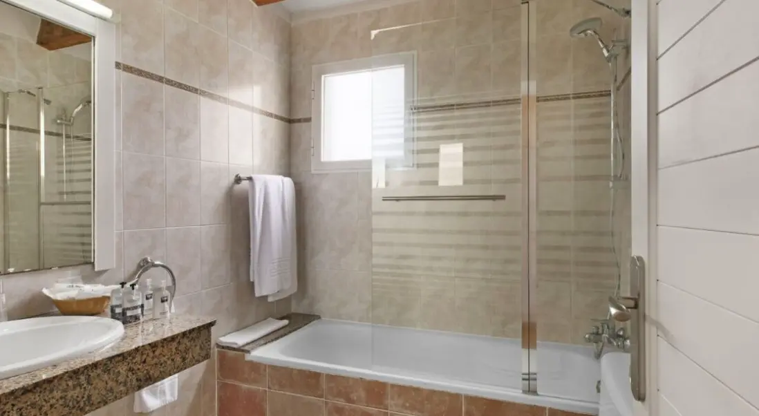 Łazienka w pokoju hotelu Apartments Trh Tirant Playa