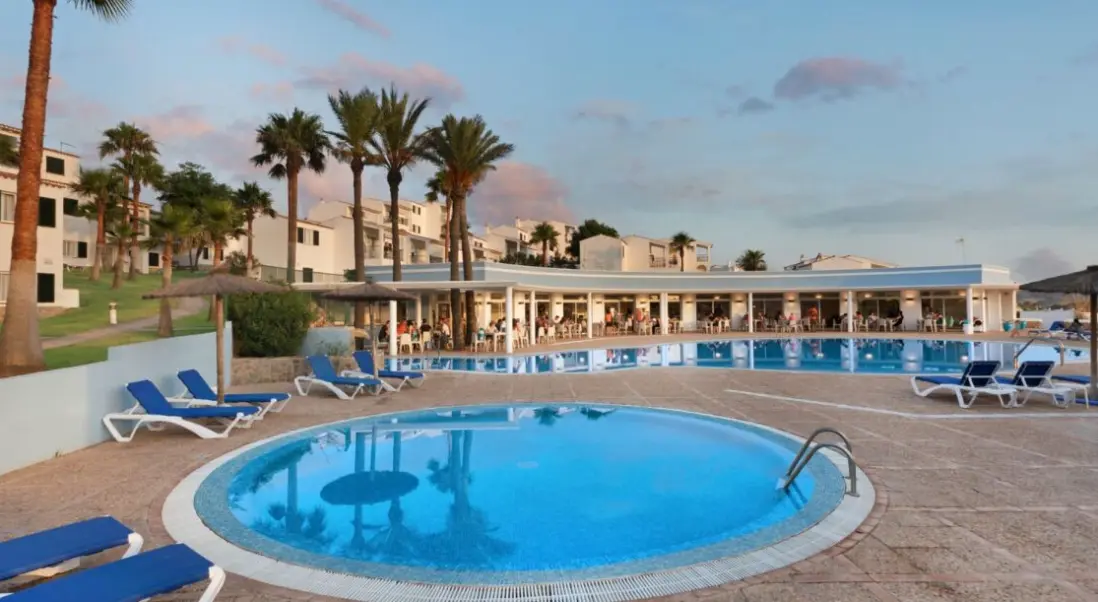 Basen w hotelu Apartments Trh Tirant Playa