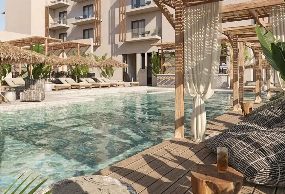 Basen w hotelu Cabana Blu Hotel & Suites