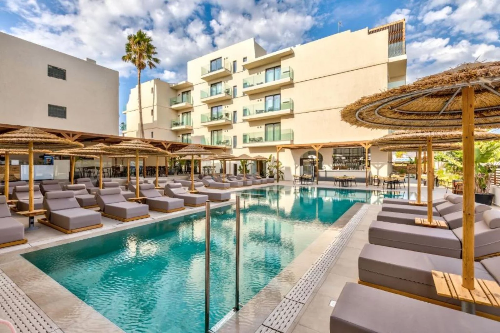 Hotel Cabana Blu Hotel & Suites