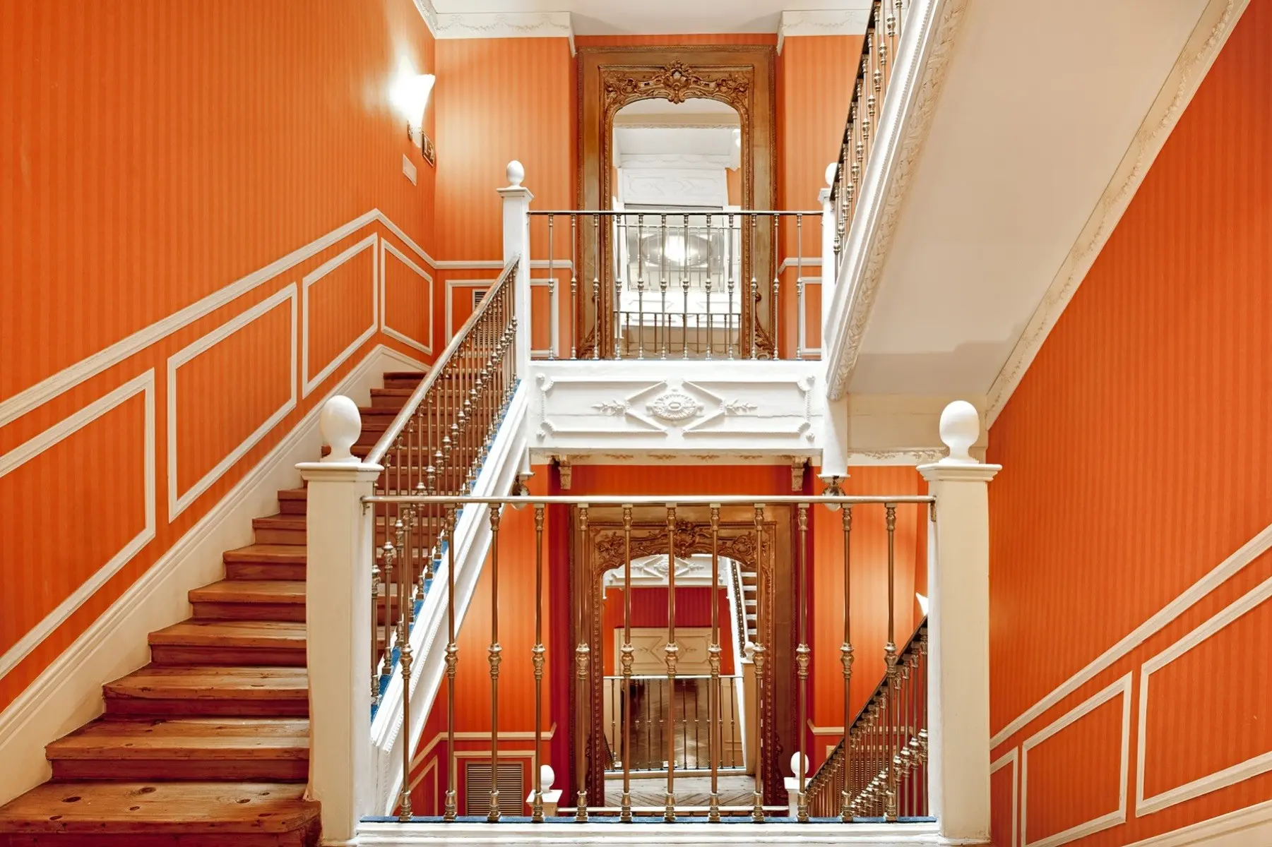 Catalonia las Cortes — CATALONIA LAS CORTES