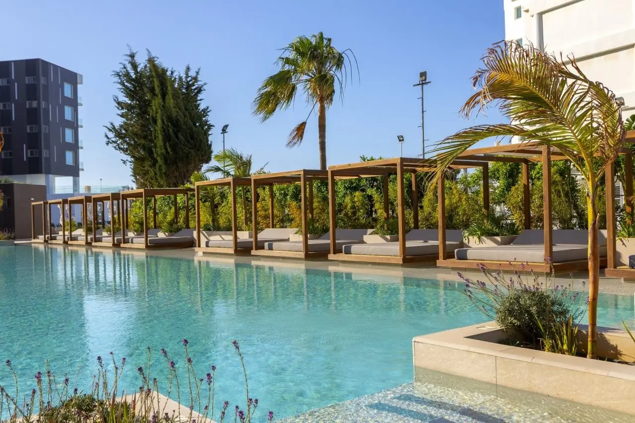 Chrysomare Beach Hotel and Resort — CHRYSOMARE