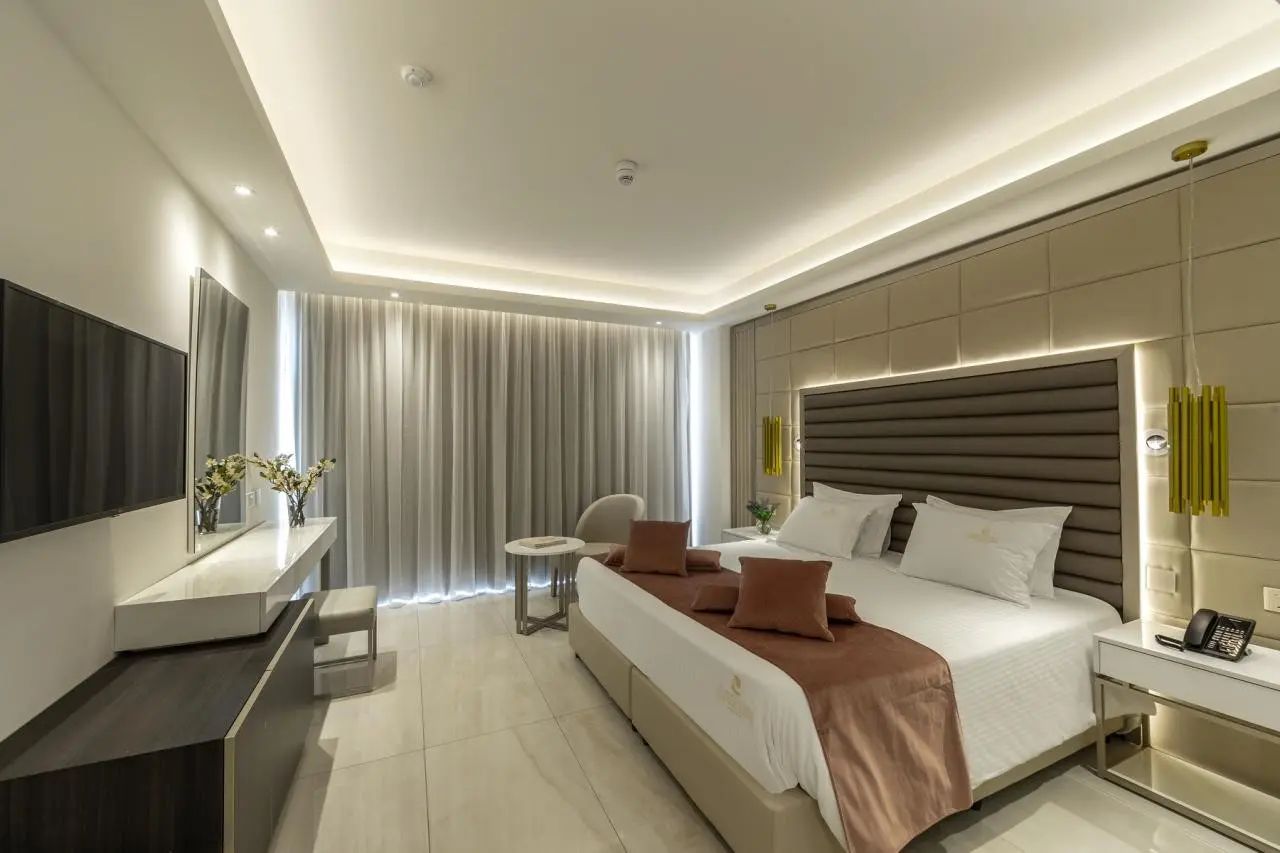 Chrysomare Beach Hotel and Resort — CHRYSOMARE