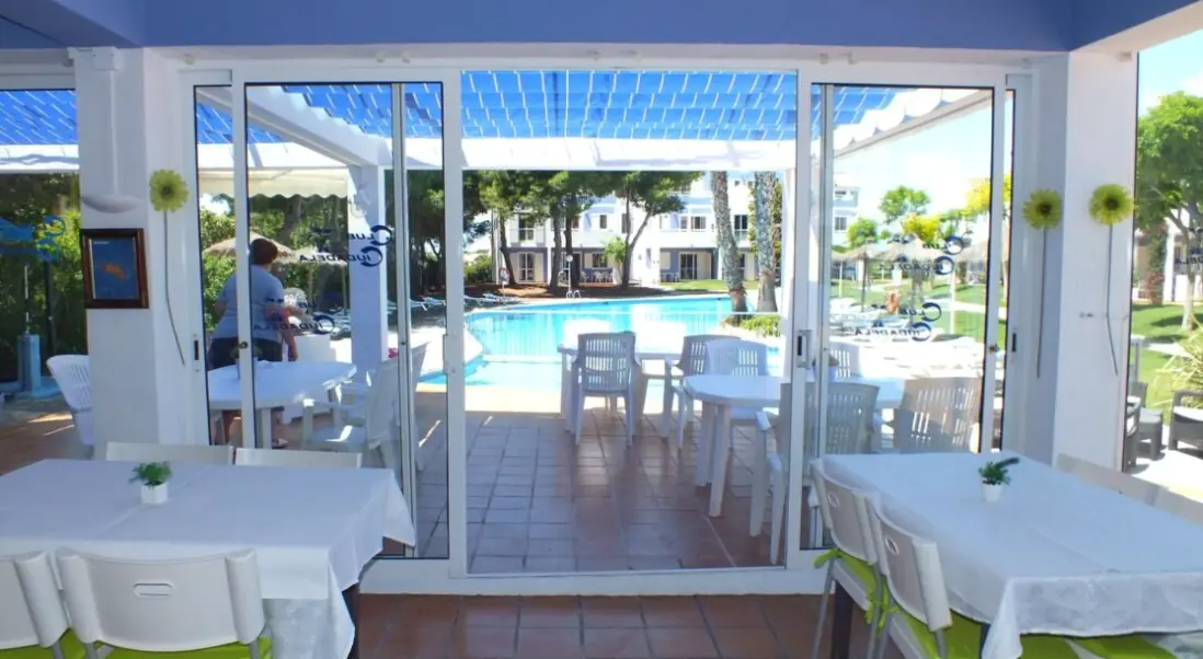 Basen w hotelu Club Ciutadela